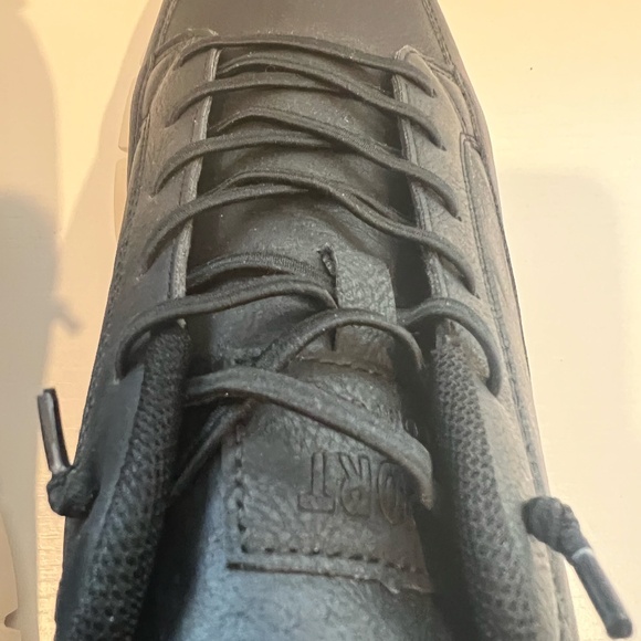 Super, Light Weight, Men's Black Dress Sneaker. - Picture 9 of 9